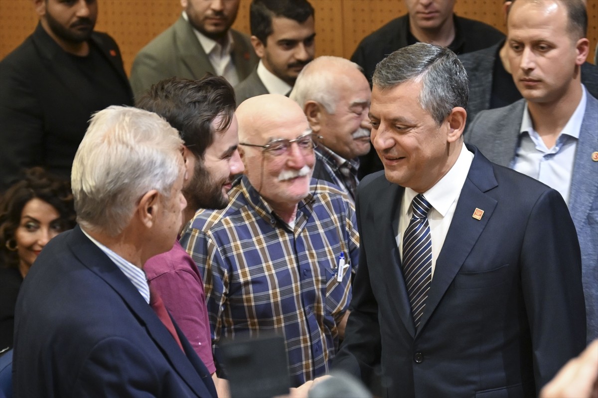 CHP Genel Başkanı Özgür Özel, Çankaya Belediyesi Doğan Taşdelen Çağdaş Sanatlar Merkezi'nde Dil...