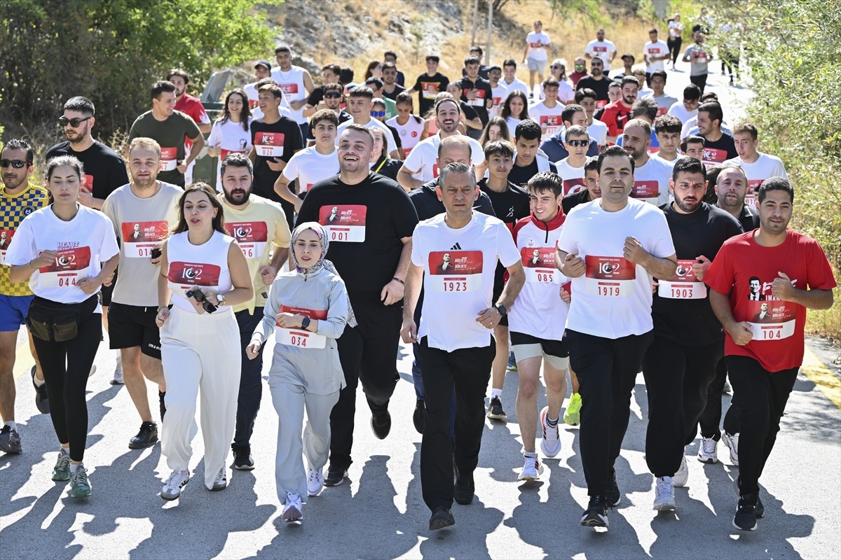  CHP Genel Başkanı Özgür Özel, partisinin 4-9 Eylül kuruluş haftası kutlamaları kapsamında Eymir...