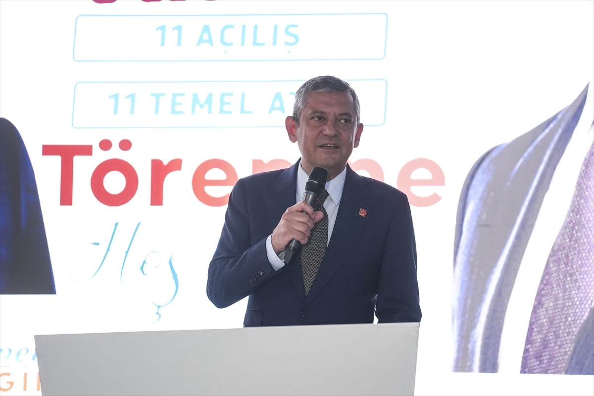 CHP Genel Başkanı Özgür Özel, Samandıra Atatürk Parkı'nda düzenlenen "Sancaktepe Belediyesi 11...