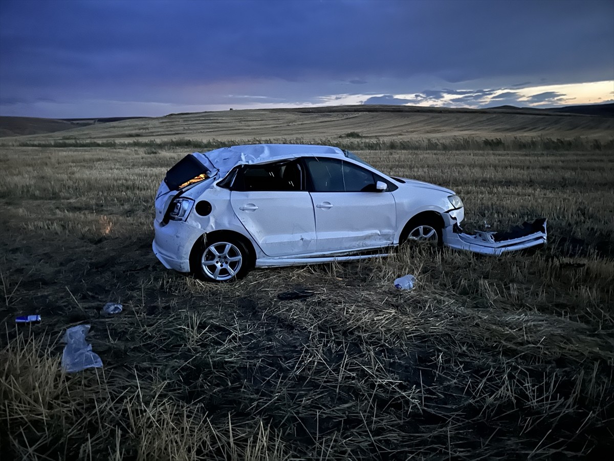 Çorum’un Alaca ilçesinde devrilen otomobildeki 1 kişi öldü, 4 kişi yaralandı.