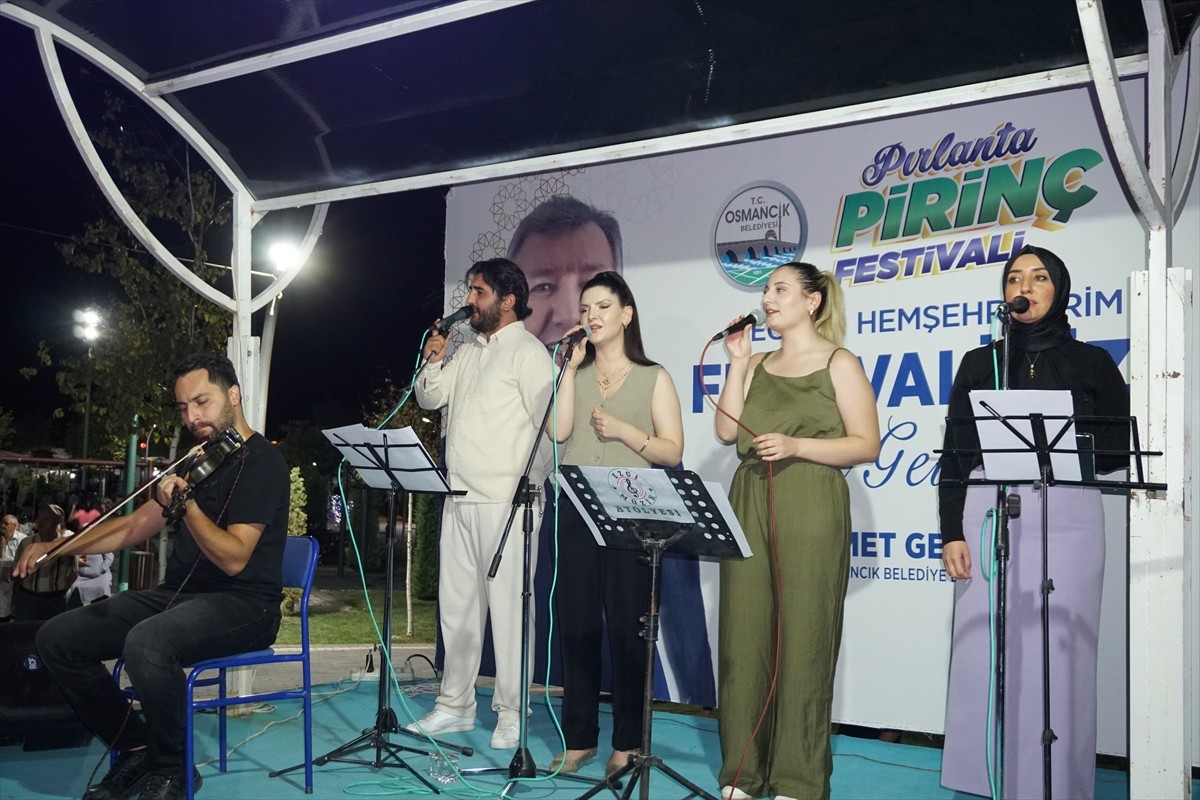 Çorum’un Osmancık ilçesinde, Osmancık pirincinin tanıtılması amacıyla düzenlenen Pırlanta Pirinç...