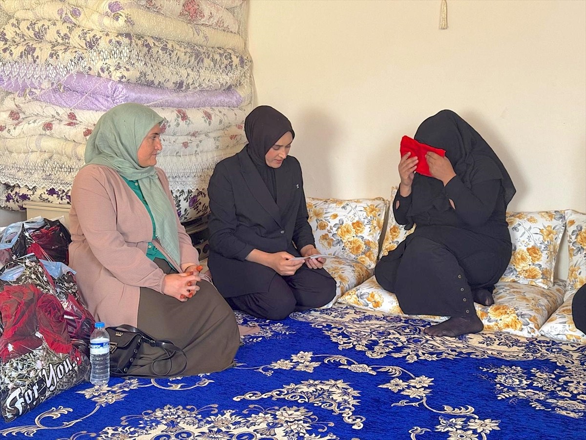 Cumhurbaşkanı Recep Tayyip Erdoğan'ın "Terörsüz Türkiye" mektubu, Van'ın Gürpınar ilçesindeki...