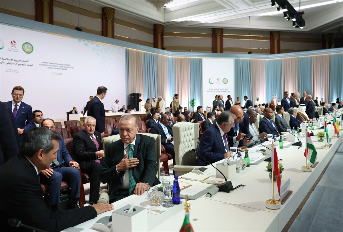Cumhurbaşkanı Recep Tayyip Erdoğan, Katar’ın başkenti Doha’da yapılan İslam İşbirliği...