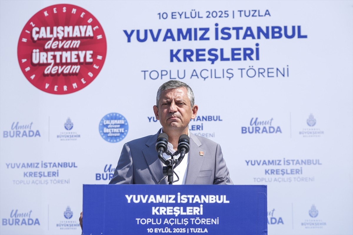 Cumhuriyet Halk Partisi (CHP) Genel Başkanı Özgür Özel, İstanbul Büyükşehir Belediyesi (İBB) Tuzla...