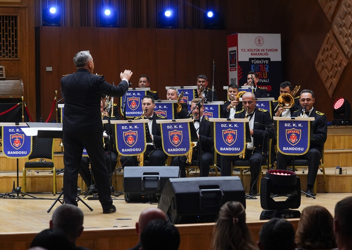 Deniz Kuvvetleri Komutanlığı Bandosu, Ankara Kültür Yolu Festivali kapsamında Ankaralı...