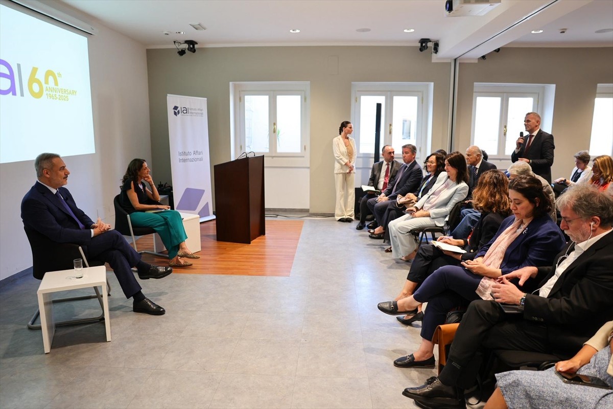 Dışişleri Bakanı Hakan Fidan, İtalya'nın önde gelen düşünce kuruluşlarından Roma merkezli...