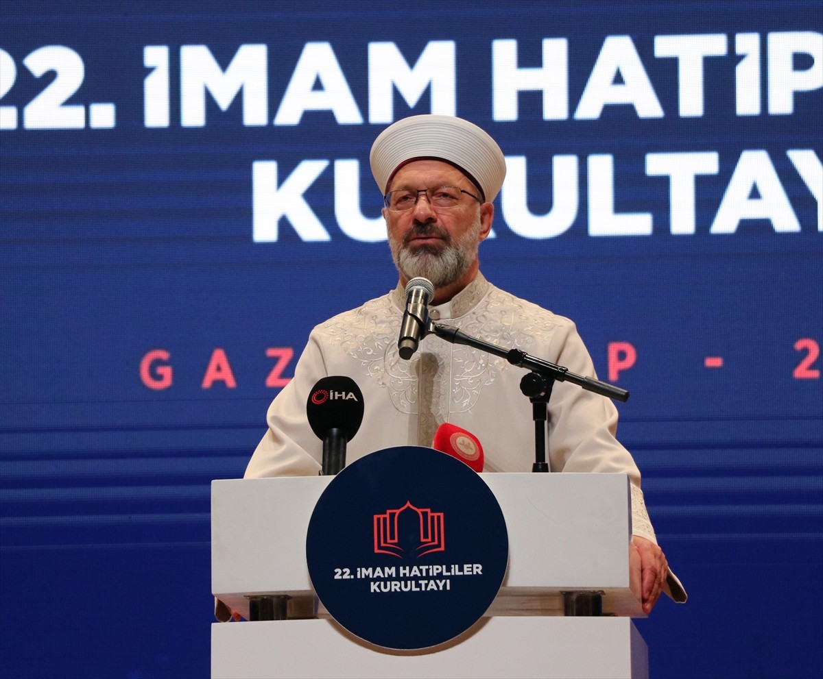 Diyanet İşleri Başkanı Ali Erbaş, ÖNDER İmam Hatipliler Derneğinin ev sahipliğinde Şahinbey Kongre...