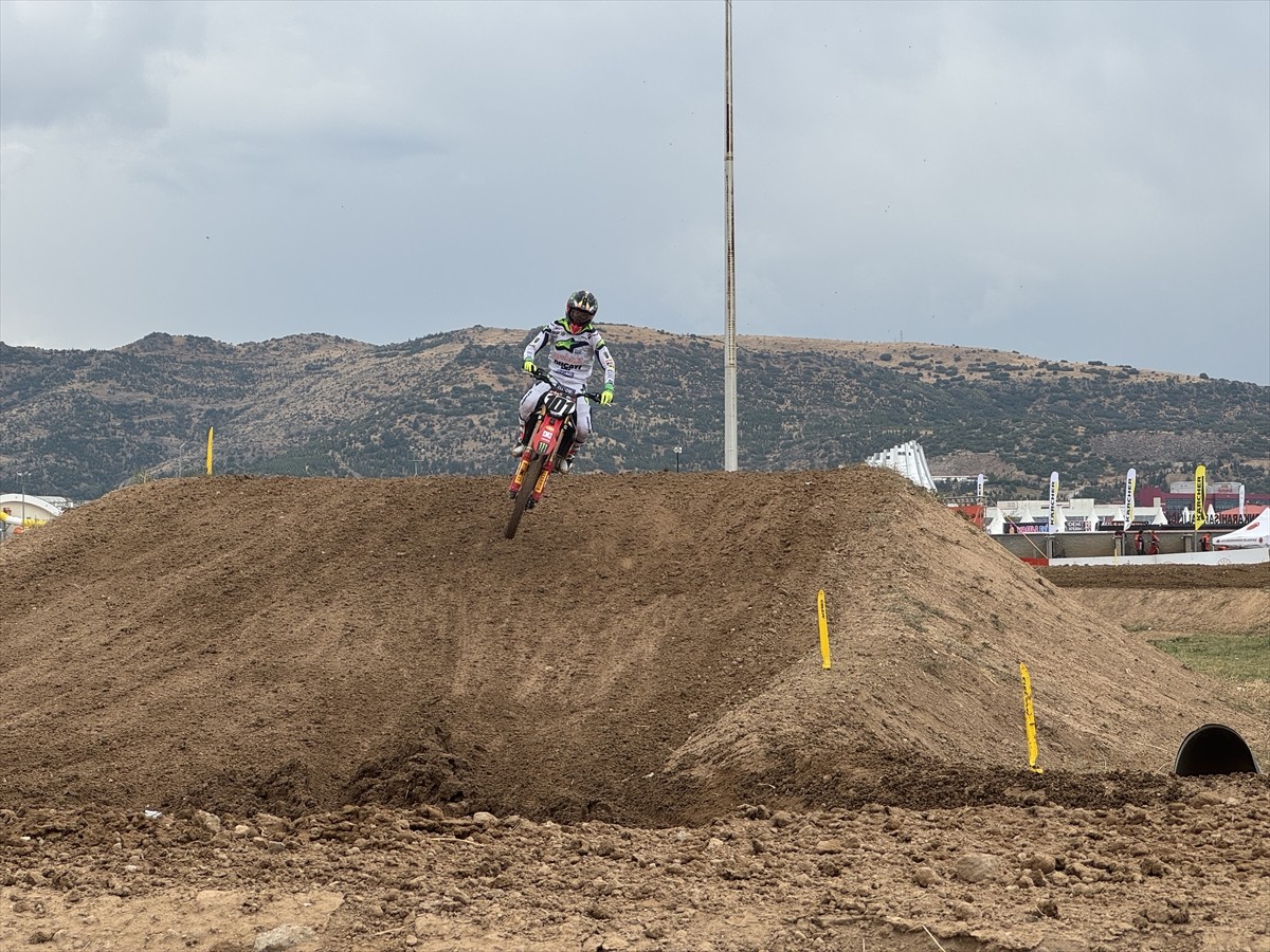 Dünya Motokros Şampiyonası'nın MXGP Of Türkiye etabına iddialı sporcuların katılırken en önemli...