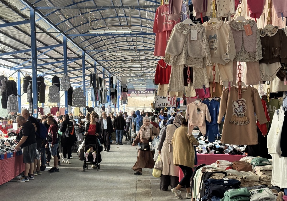 Edirne'de "Sosyete Pazarı" olarak bilinen, Bulgar ve Yunan turistlerin de ilgi gösterdiği Ulus...