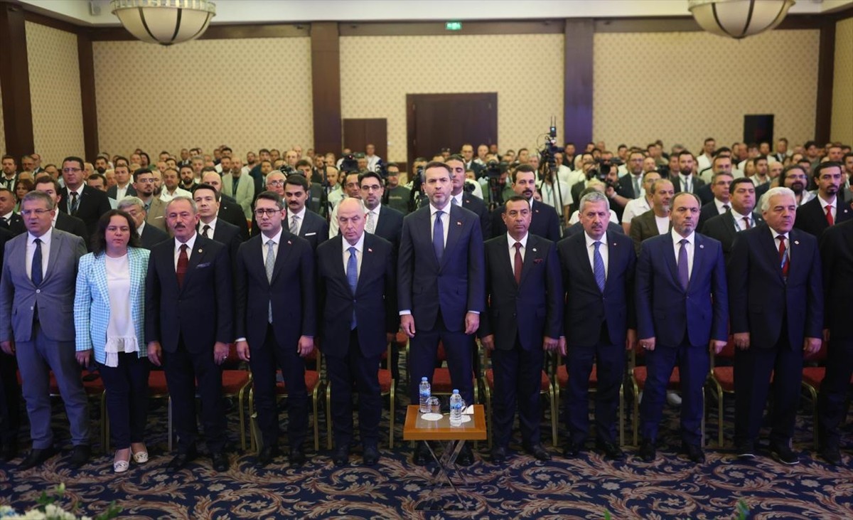  Enerji ve Tabii Kaynaklar Bakanı Alparslan Bayraktar, Denizli'de Makine Sanayicileri ve...