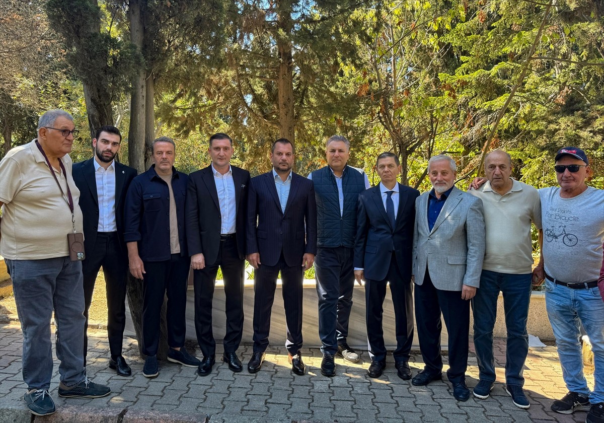 Eski Trabzonspor Kulübü Başkanı Mustafa Şamil Ekinci, vefatının birinci yıl dönümünde anıldı....