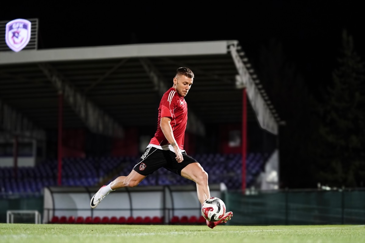 Gaziantep FK, Trendyol Süper Lig'in 6. haftasında deplasmanda Trabzonspor ile oynayacağı maçın...