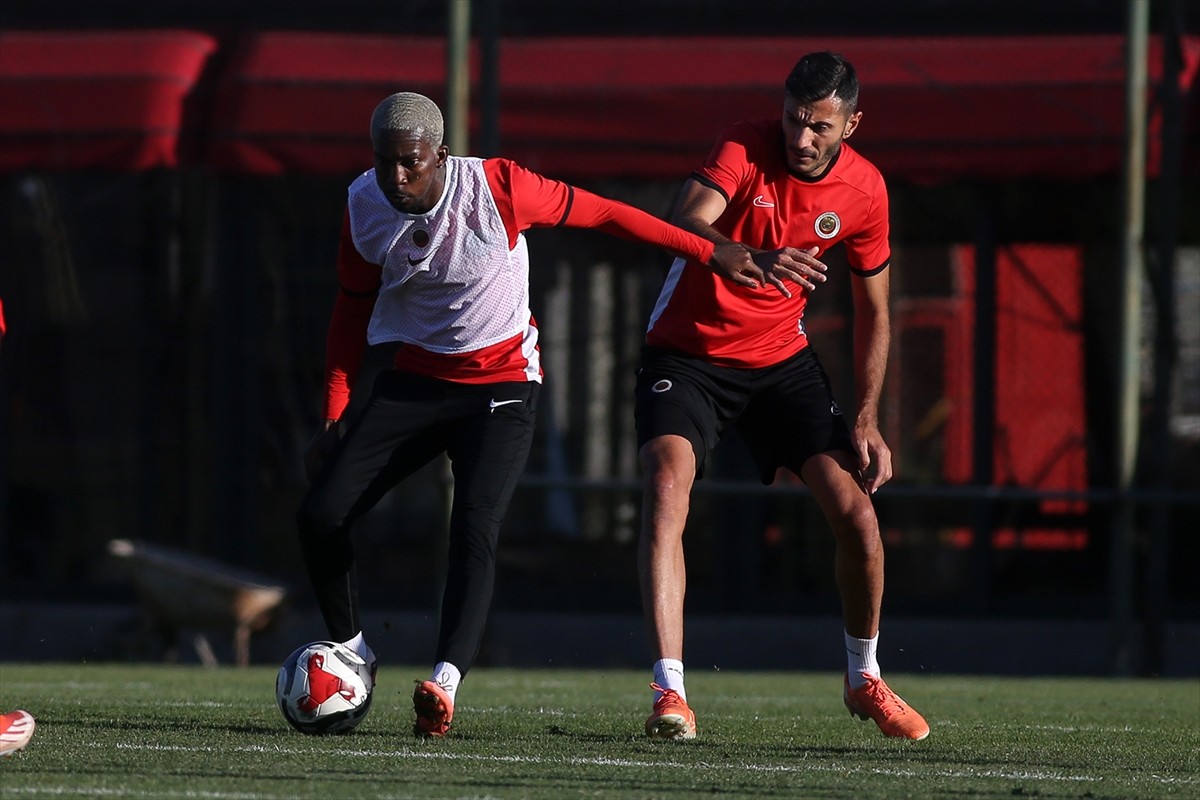 Gençlerbirliği, Trendyol Süper Lig'in 7. haftasında deplasmanda Zecorner Kayserispor ile yapacağı...