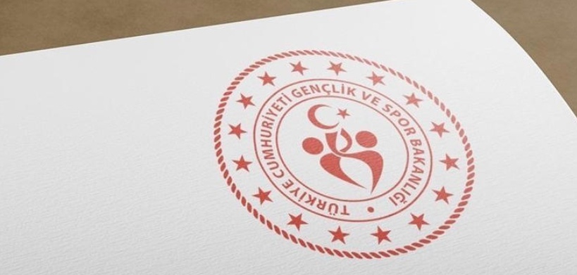 Gençlerin hayallerine bakanlıktan altın dokunuş: 25 bin gence ücretsiz destek