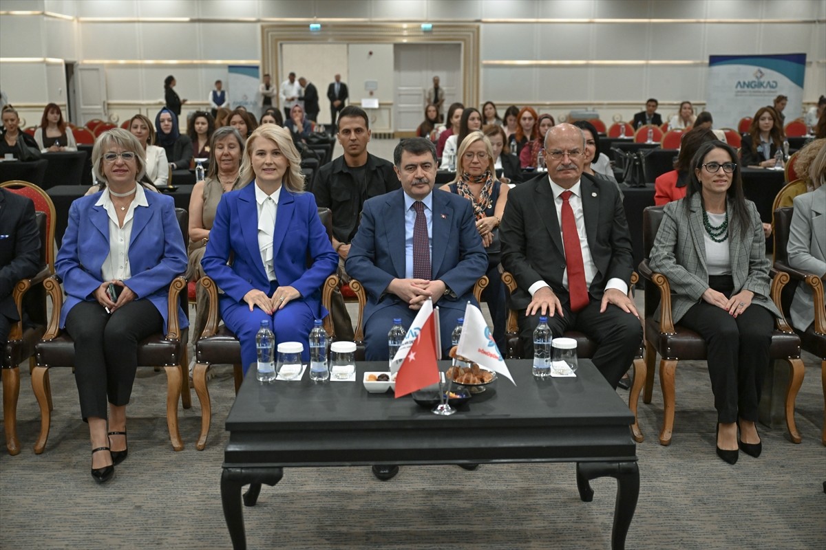 Girişimci İş Kadınları Derneği (ANGİKAD), üniversite son sınıf öğrencileri, yeni mezun gençler ve...