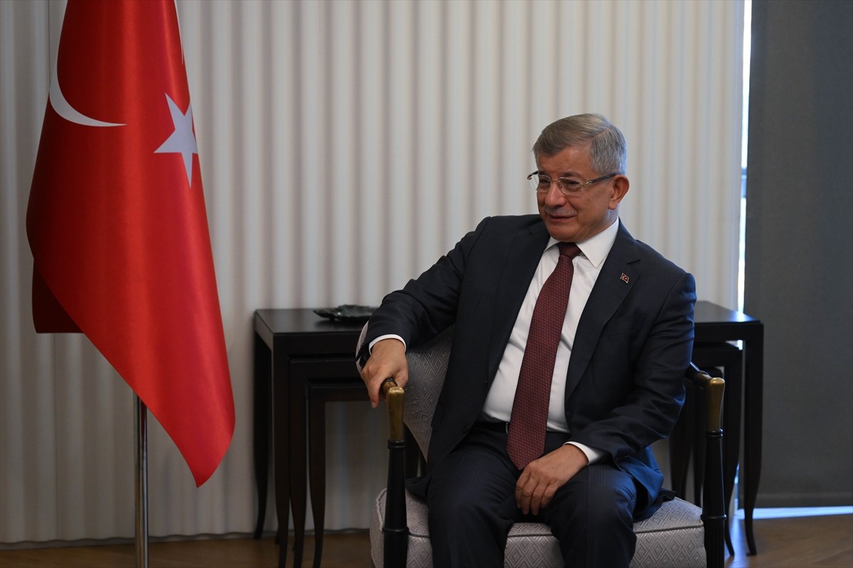 Görev süresi yakında dolacak Filistin'in Ankara Büyükelçisi Faed Mustafa (sol 2), Gelecek Partisi...