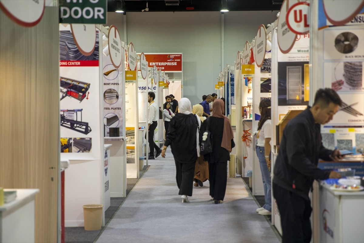 Irak’ın Erbil şehrinde düzenlenen İnşaat Yapı Malzemeleri Fuarı’na katılan Türk şirketleri...