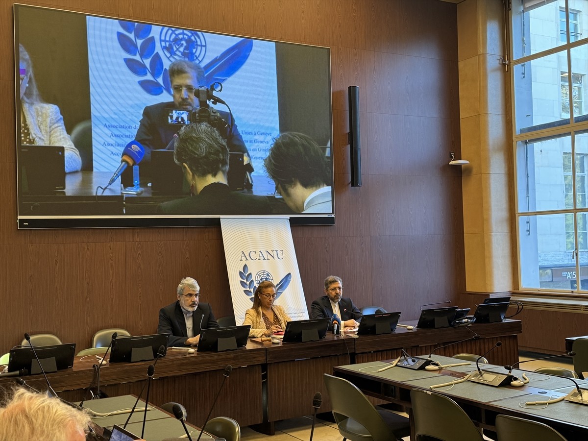 İran Dışişleri Bakan Yardımcısı Said Hatibzade (sağda), Birleşmiş Milletler (BM) Ofisine Akredite...