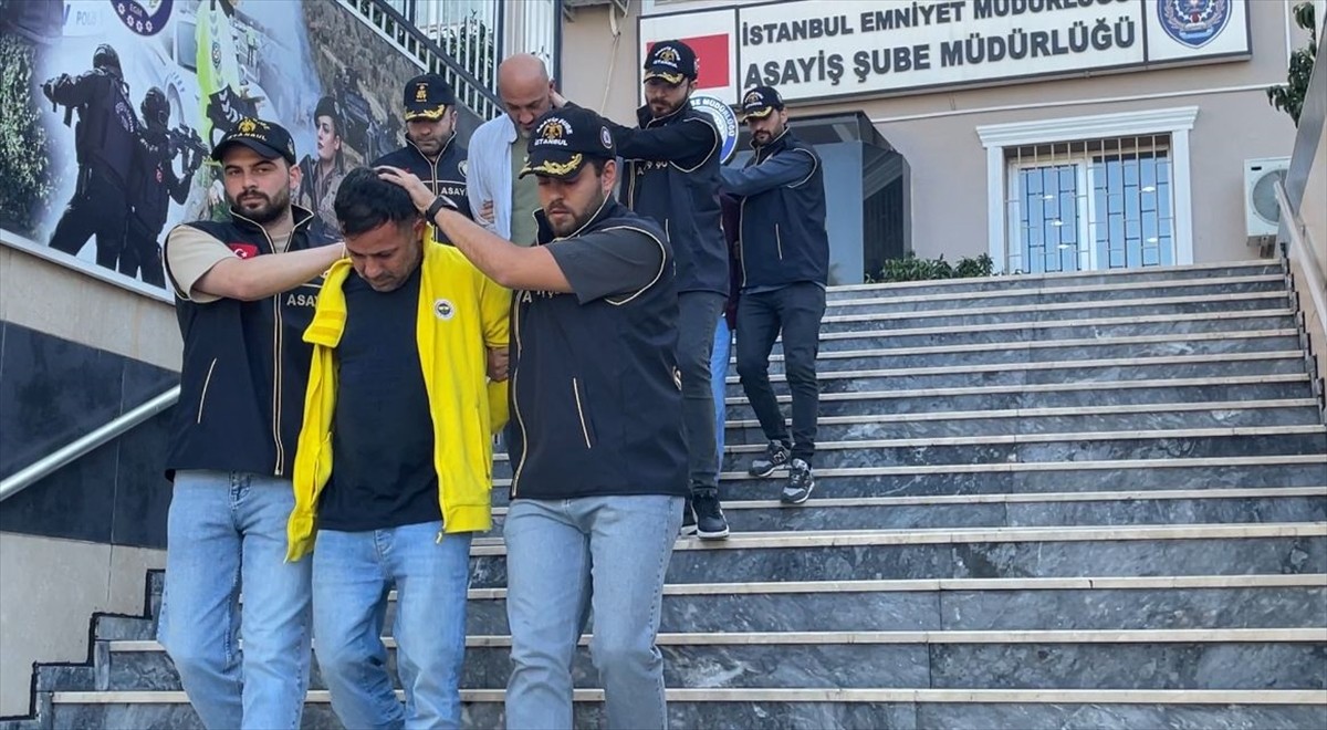 İstanbul'da çaldıkları araçları parçalayıp yedek parça olarak satan veya "change" yöntemiyle...