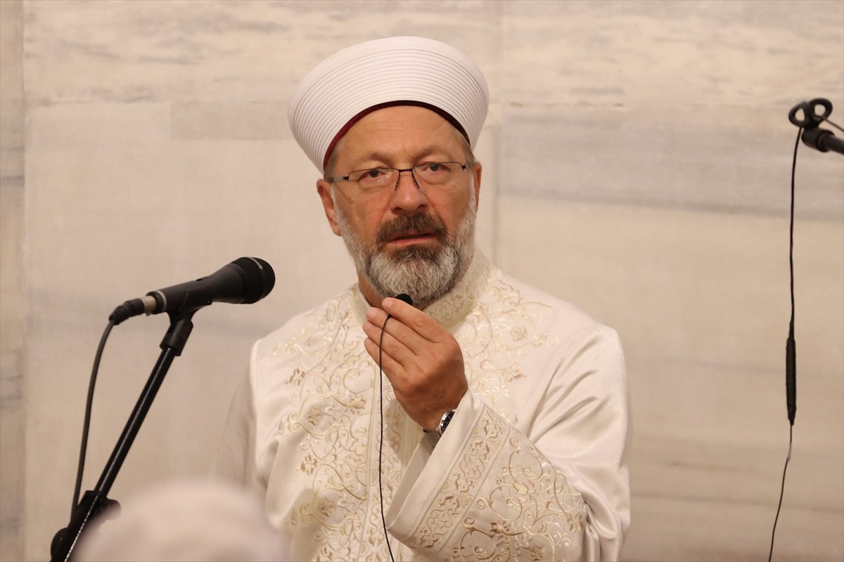 İstanbul'da Cihannüma Derneğince 2025-2026 eğitim öğretim yılının başlaması dolayısıyla ve...