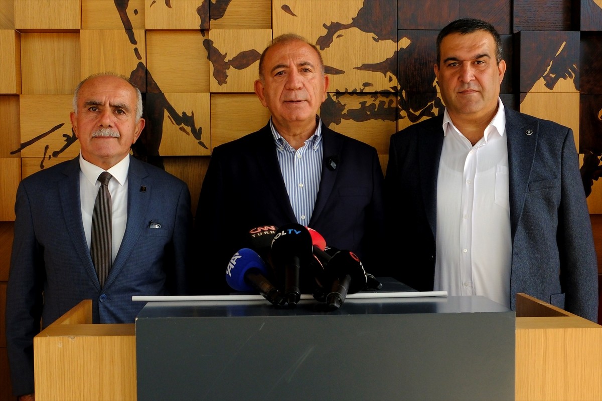 İstanbul 45. Asliye Hukuk Mahkemesince CHP İstanbul İl Yönetimine görevlendirilen Gürsel Tekin...