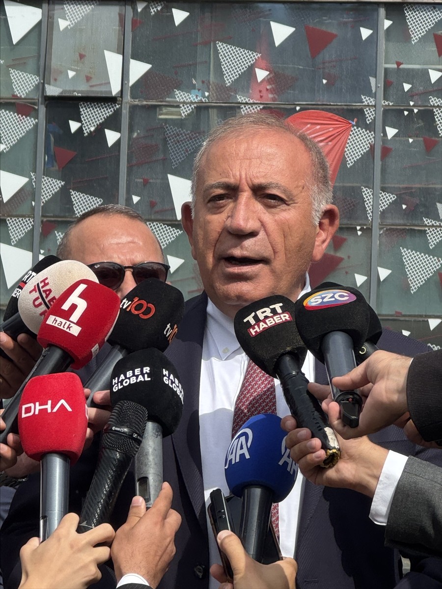 İstanbul 45. Asliye Hukuk Mahkemesinin, CHP 38. Olağan İstanbul İl Kongresi'nde seçilen başkan ve...