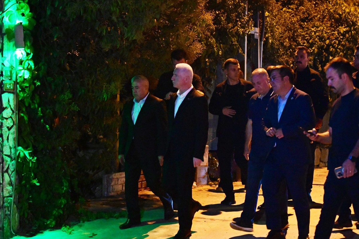 İstanbul Adliyesi'nde görevli Cumhuriyet Savcısı Ercan Kayhan restoranda yemek yediği sırada bir...