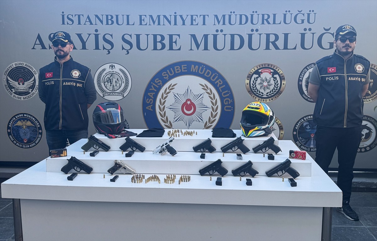 İstanbul merkezli Edirne ve Kütahya'da çeşitli suç örgütlerine yönelik operasyonlarda gözaltına...
