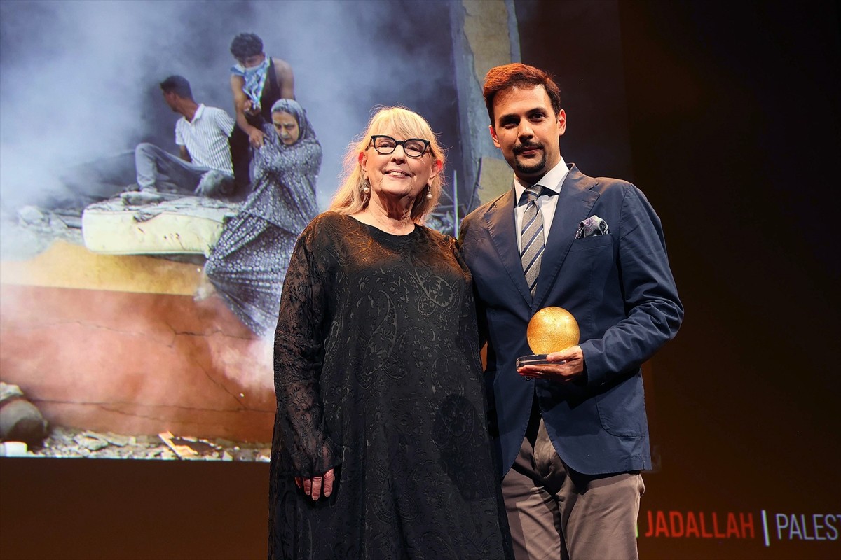 İtalya'da düzenlenen "Siena Uluslararası Fotoğraf Ödülleri"nde, Anadolu Ajansı (AA) foto...