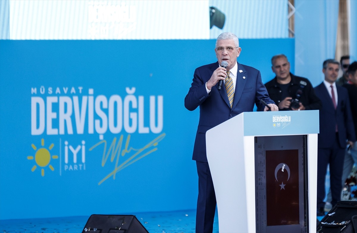 İYİ Parti Genel Başkanı Müsavat Dervişoğlu, Mersin'de partisinin "Birinci Vazifen" sloganıyla...