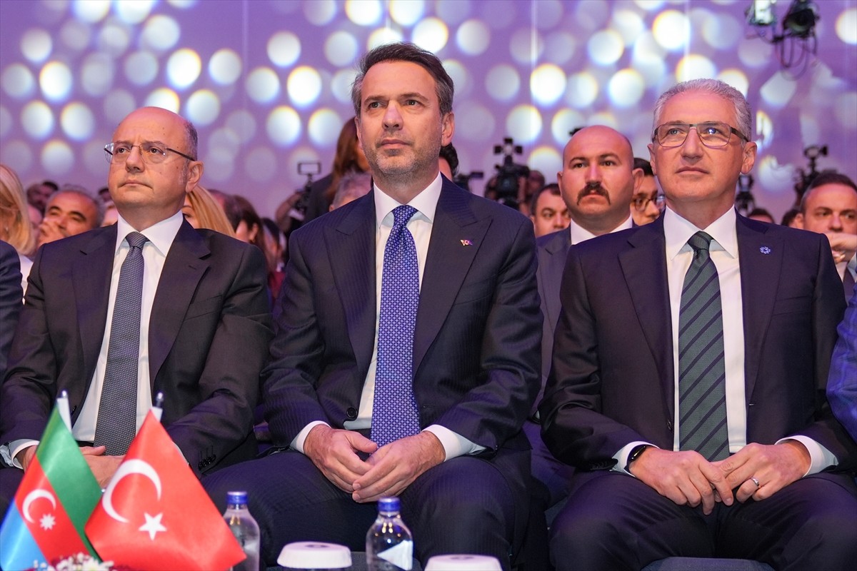 İzmir'de bir otelde Türkiye Rüzgar Enerjisi Kongresi (TÜREK 2025) kapsamında Türkiye-Azerbaycan 4....