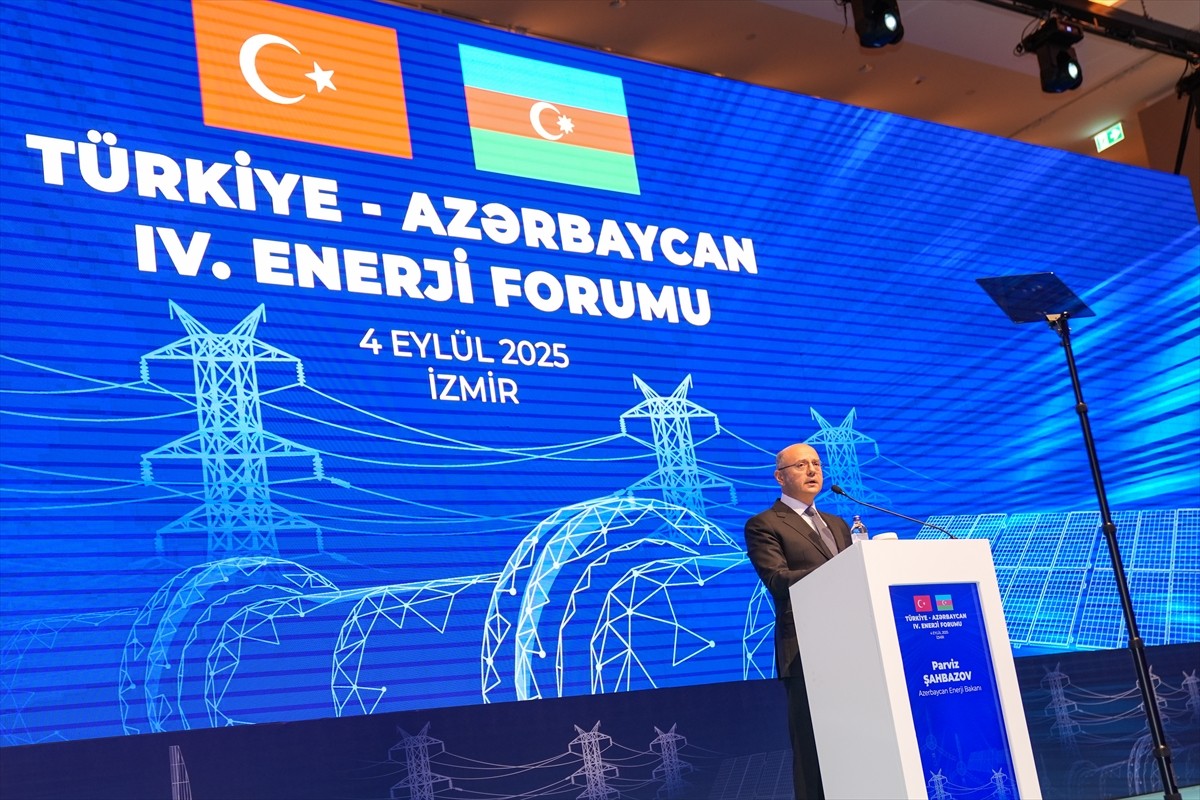 İzmir'de bir otelde Türkiye Rüzgar Enerjisi Kongresi (TÜREK 2025) kapsamında Türkiye-Azerbaycan 4....