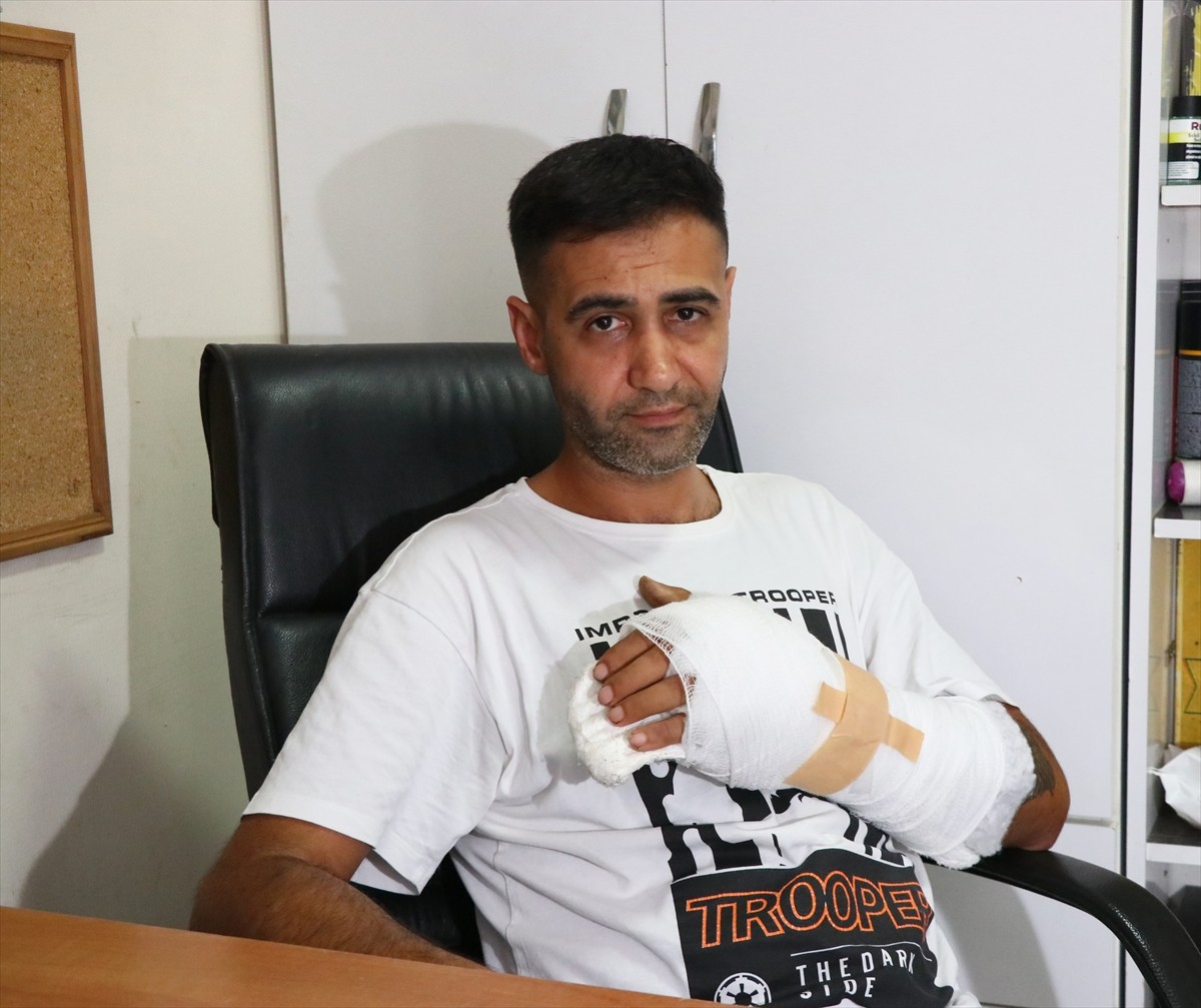 İzmir'in Balçova ilçesinde polis merkezine düzenlenen silahlı saldırıda yaralanan Galip Güleç...