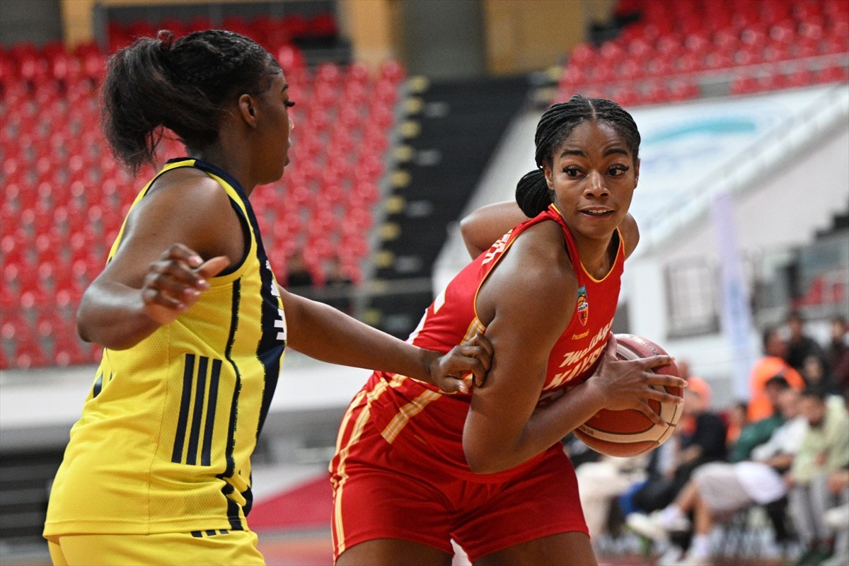 Kayseri'de düzenlenen 19. Erciyes Kupası Kadınlar Basketbol Turnuvası'nda Melikgazi Kayseri...