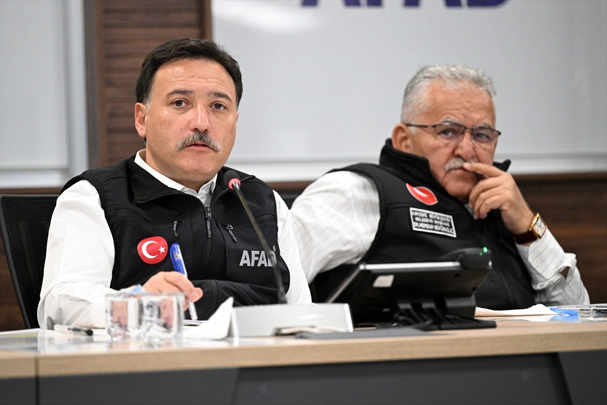 Kayseri merkezli 3 ilde, Türkiye Afet Müdahale Planı kapsamında AFAD öncülüğünde deprem tatbikatı...