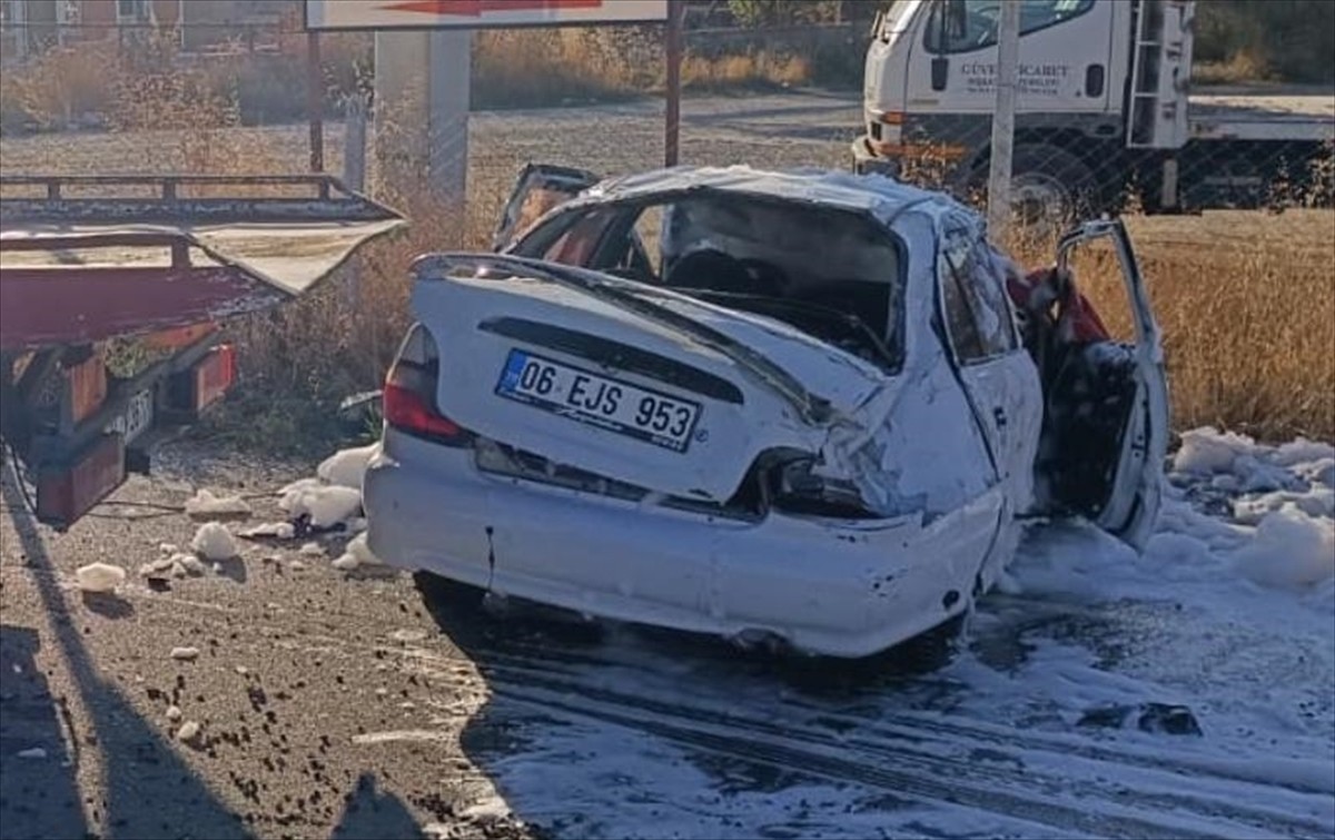 Konya'da otomobilin devrilmesi sonucu 5 kişi yaralandı.