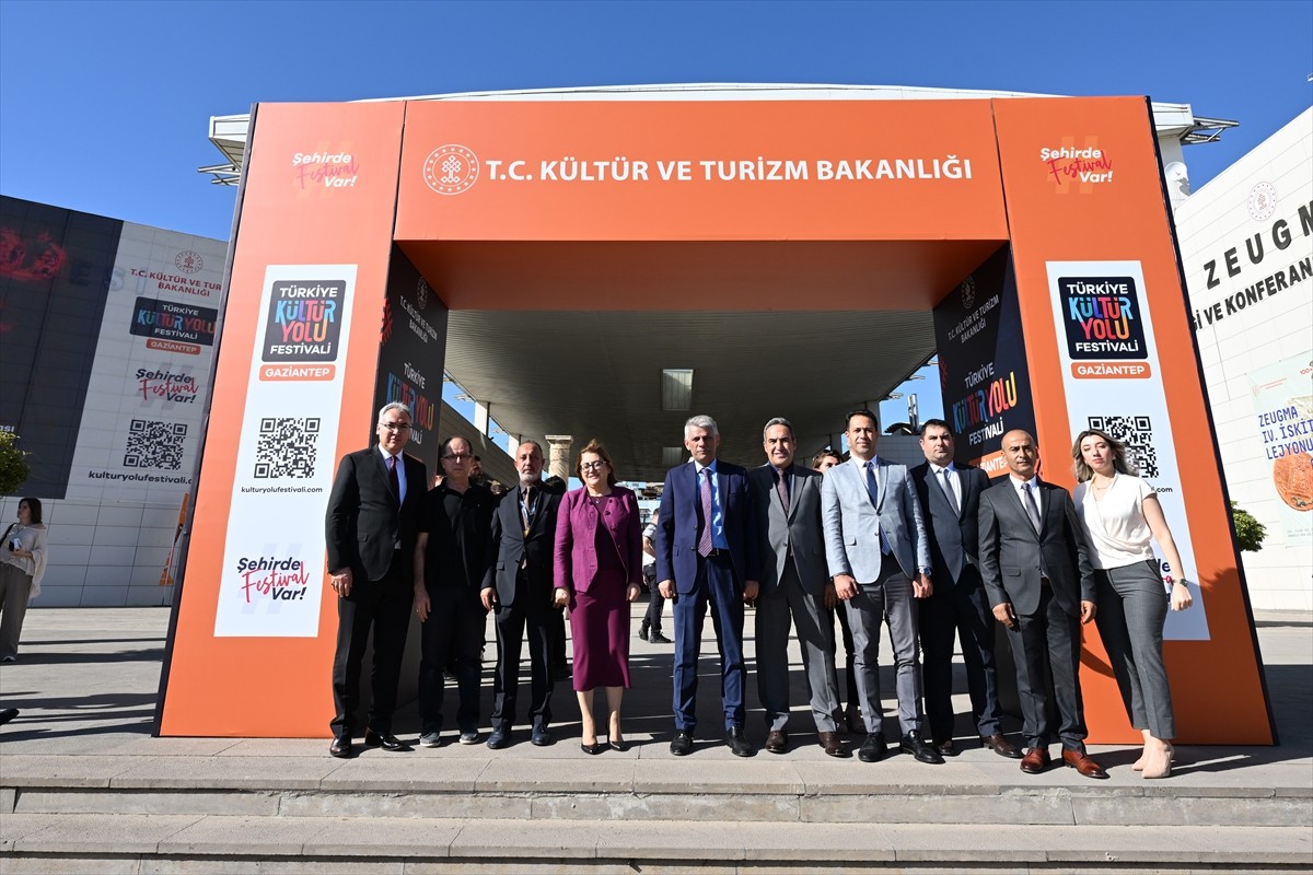 Kültür ve Turizm Bakan Yardımcısı Nadir Alpaslan, GastroAntep Kültür Yolu Festivali kapsamında...