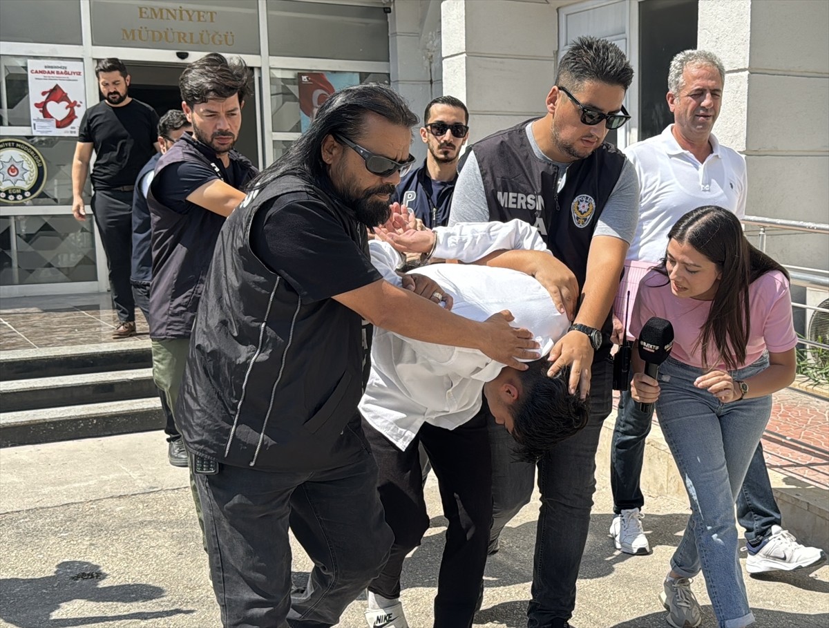 Mersin'de 16 yaşındaki Hiranur Nilgün Aygar'ın otomobilde tabancayla vurularak öldürülmesiyle...