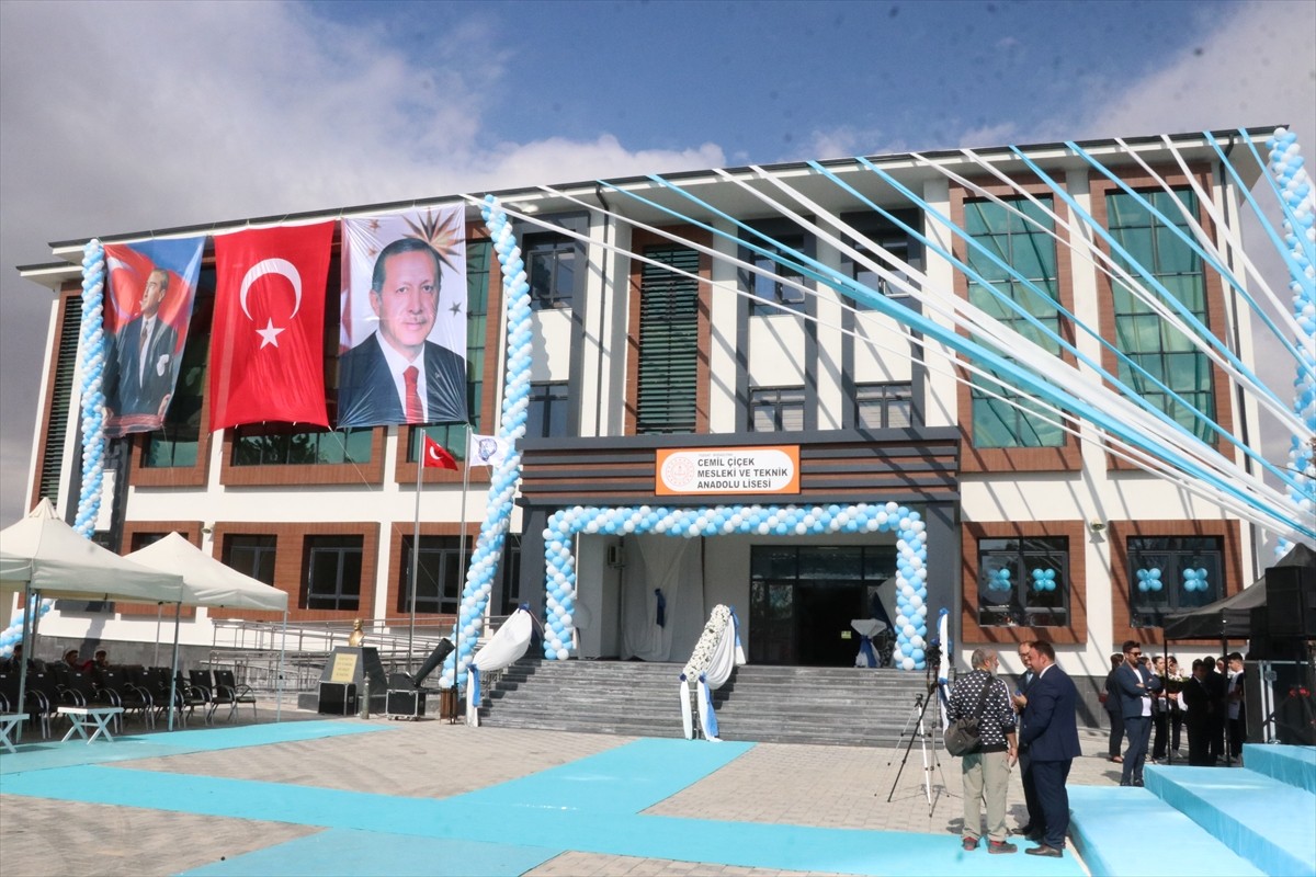 Milli Eğitim Bakan Yardımcısı Muhammet Bilal MacitEski TBMM Başkanı Cemil Çiçek ile Yozgat'ın...