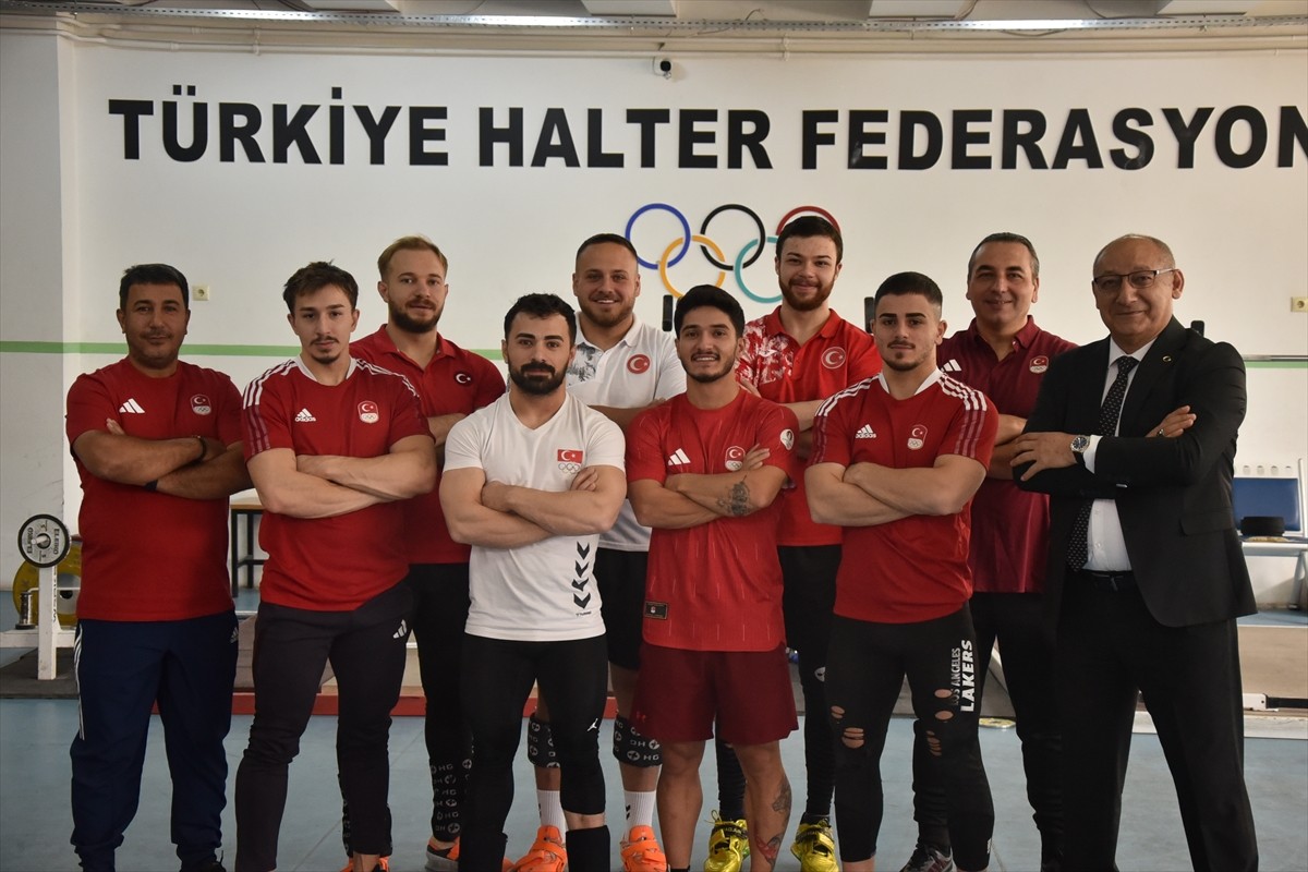 Milli halterciler, Norveç'in ev sahipliğinde gerçekleştirilecek 2025 Dünya Büyükler Halter...
