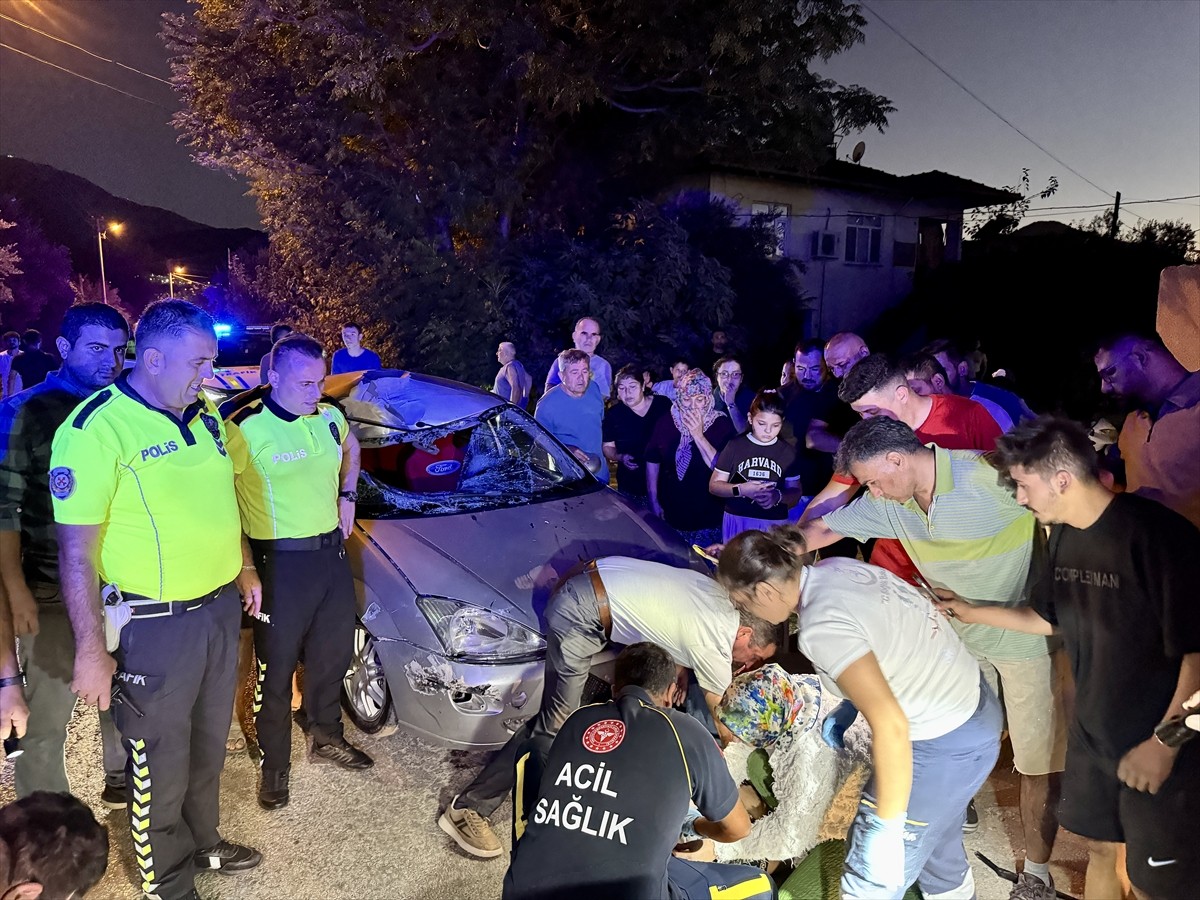 Muğla'nın Fethiye ilçesinde otomobilin çarptığı bisikletin sürücüsü ağır yaralandı.