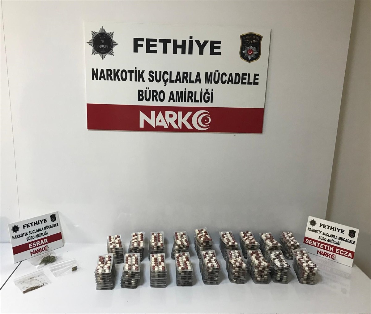 Muğla'nın Fethiye ilçesinde uyuşturucu operasyonunda gözaltına alınan şüpheli tutuklandı. Adrese...