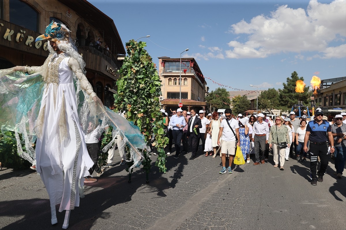 Nevşehir'in Ürgüp ilçesinde, "53. Uluslararası Ürgüp Bağ Bozumu Festivali" yapıldı.  Etkinlik...