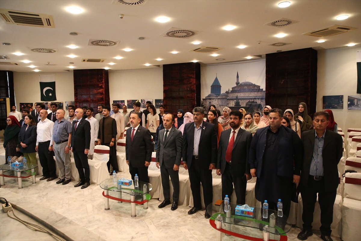 Pakistan'da Türkiye Burslarını kazanan 166 öğrenci için oryantasyon programı düzenlendi....