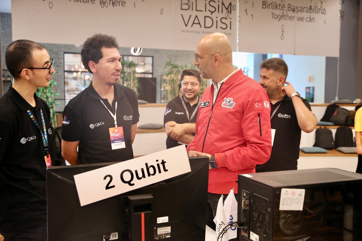 "TEKNOFEST Kuantum Teknolojileri Yarışması" finali, Bilişim Vadisi'nde düzenleniyor. "Yazılım"...