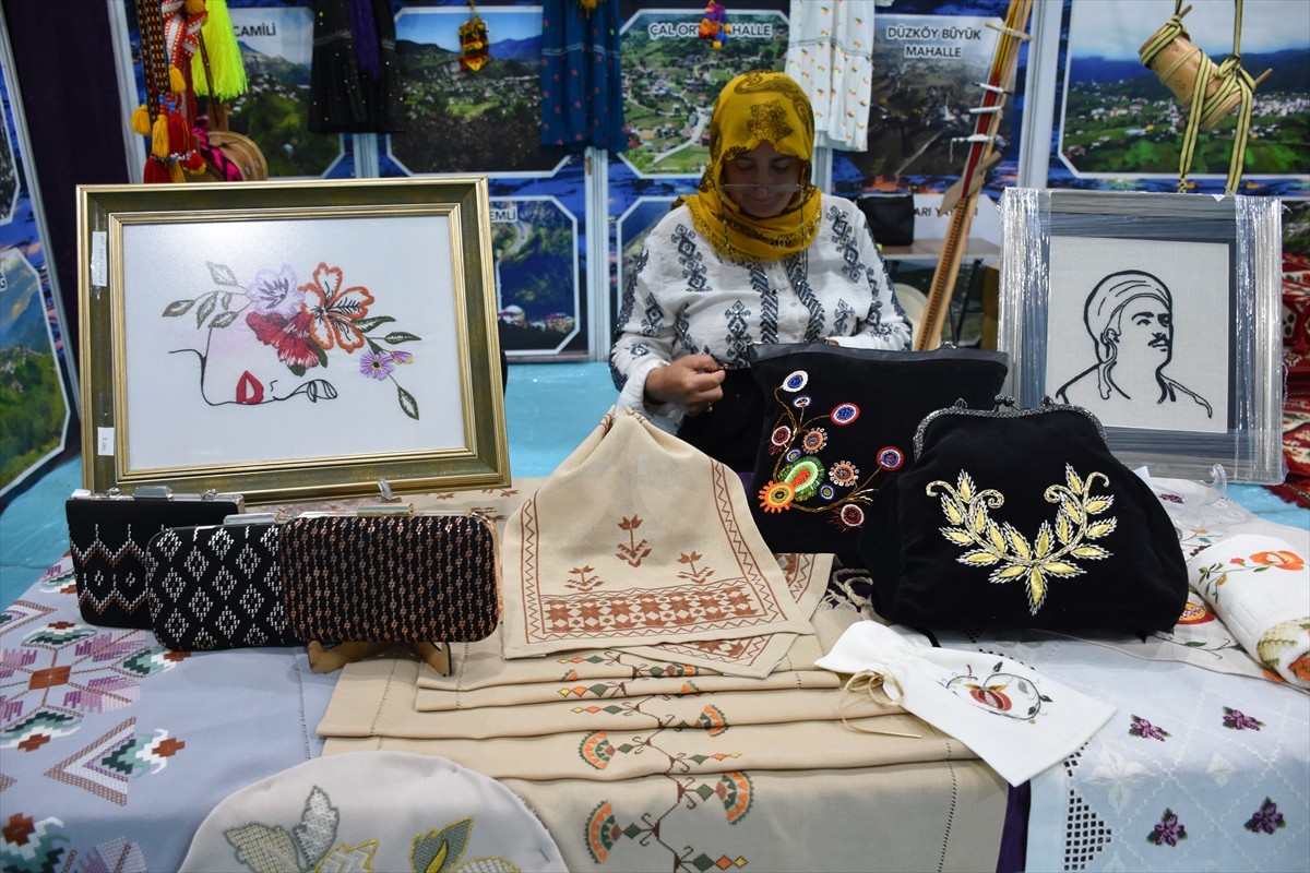 "Trabzon seni çağırıyor" sloganıyla organize edilen Trabzon Günleri etkinlikleri devam...