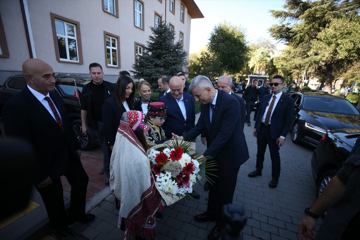 Sağlık Bakanı Kemal Bakan Memişoğlu, Çanakkale programı kapsamında Valiliği ziyaret...