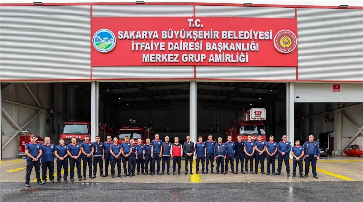 Sakarya'da itfaiye ekipleri son üç ayda 2 bin 372 yangına müdahale etti. 