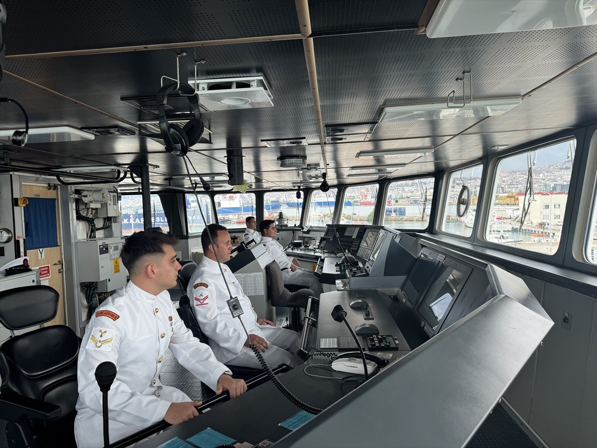 Samsun'da 19 Eylül Gaziler Günü dolayısıyla Sahil Güvenlik Arama Kurtarma Gemisi TCSG-Dost...