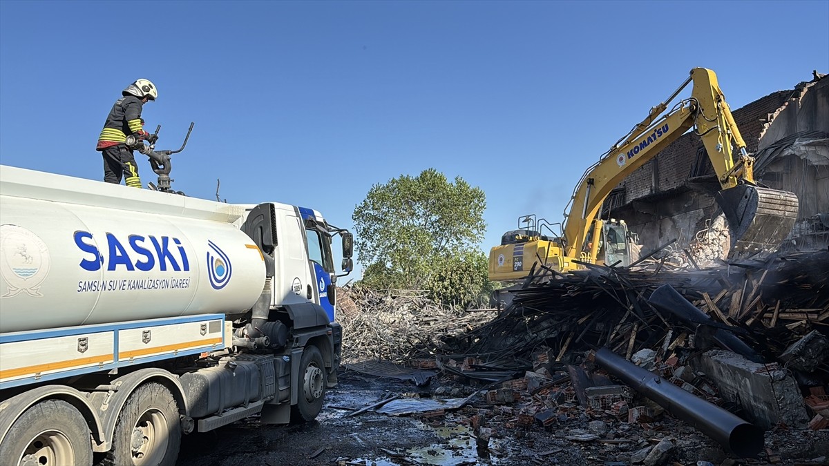 Samsun'un Tekkeköy ilçesinde kereste fabrikasında çıkan yangın söndürüldü. Kirazlık mevkisindeki...